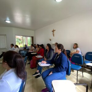 Capacitação para Cuidadores: Oásis Santa Ângela Investe na Qualificação da Equipe